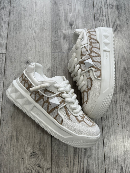 A Valentino sneakers